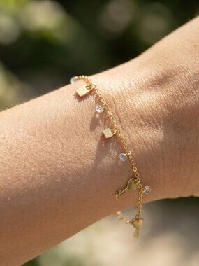 "Trendy Handmade Bracelet – A Stylish Gift for Women & Girls, MAR092148
